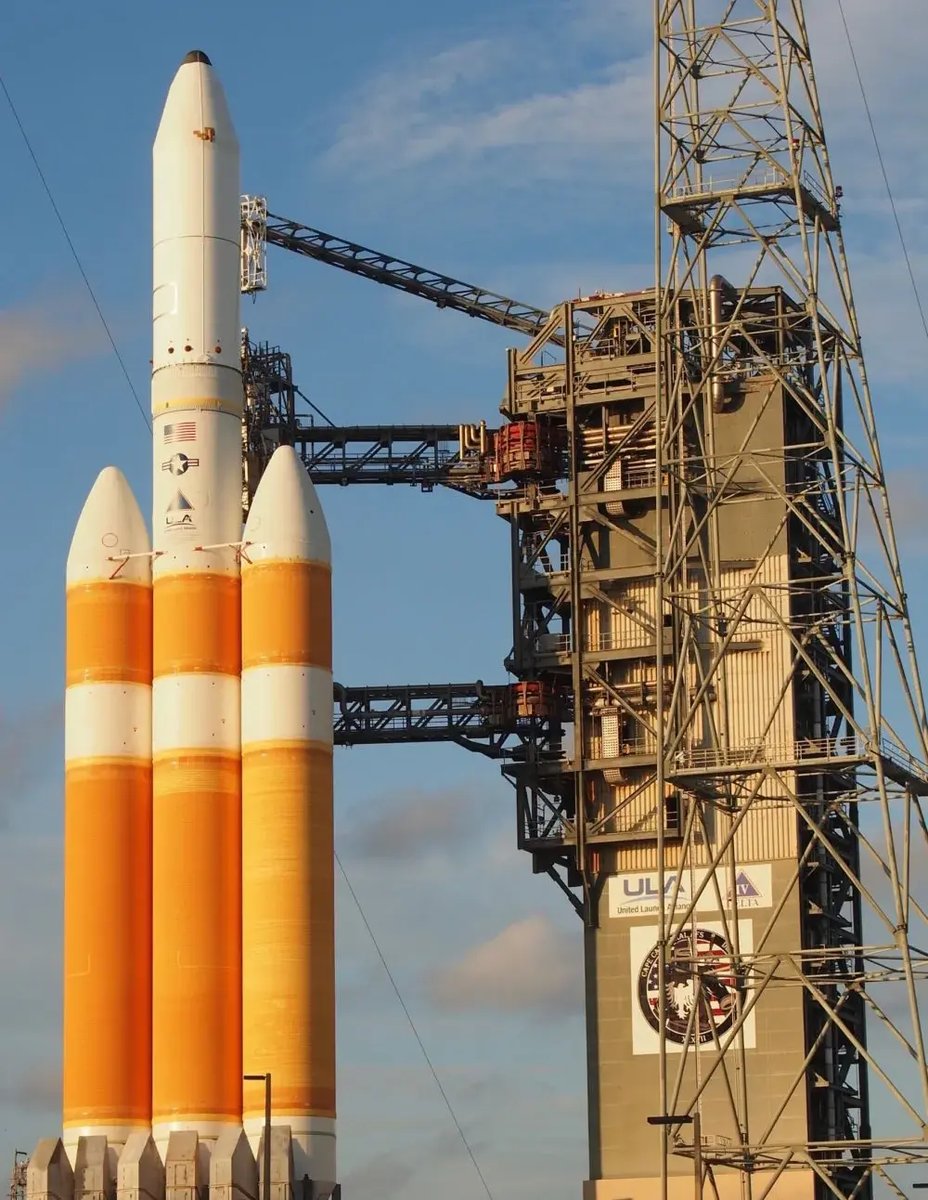 delta-IV on pad